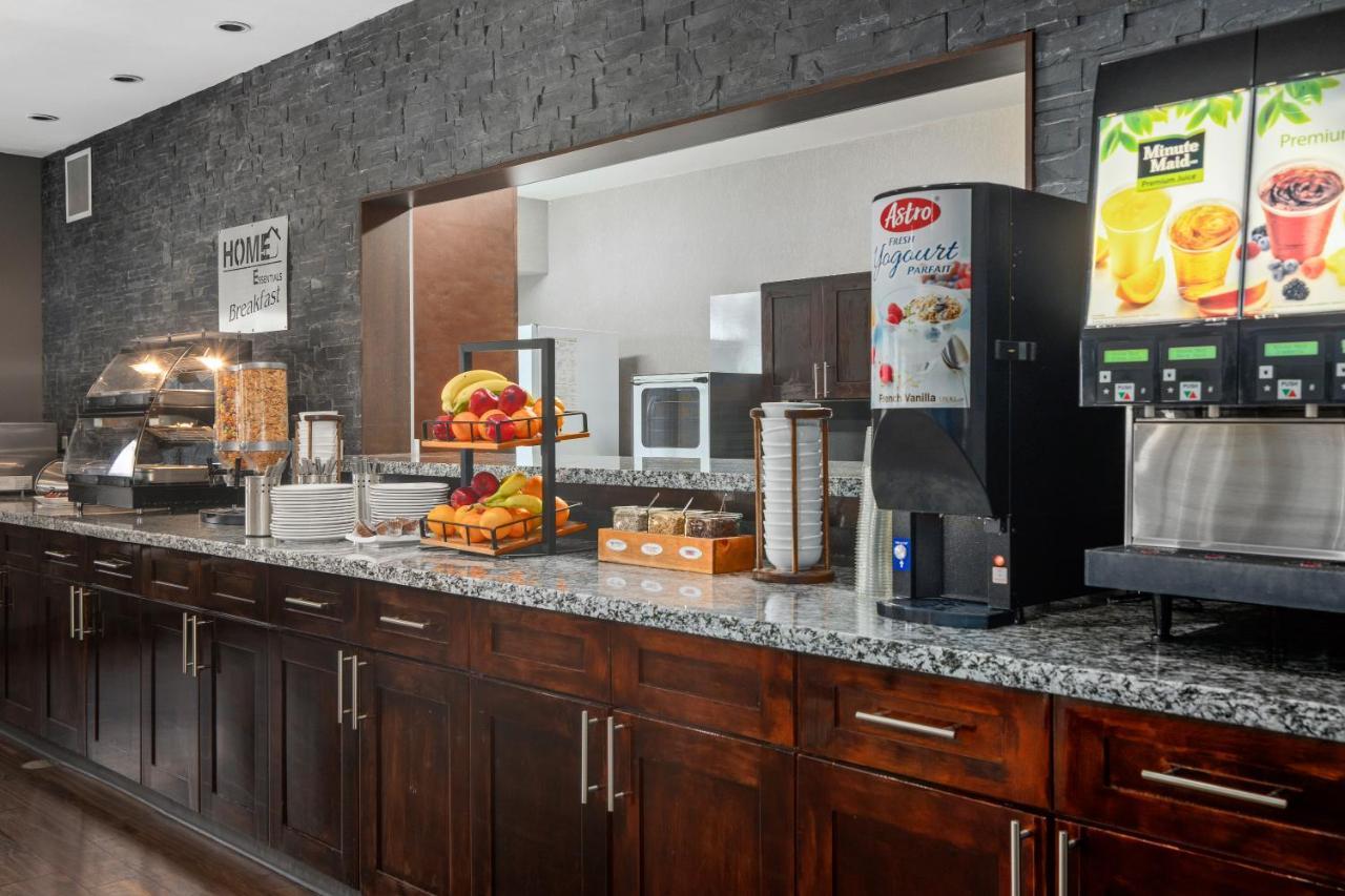Home Inn & Suites Regina Airport Buitenkant foto