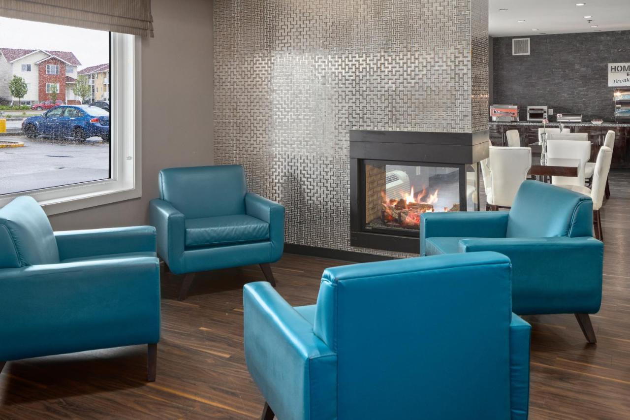 Home Inn & Suites Regina Airport Buitenkant foto