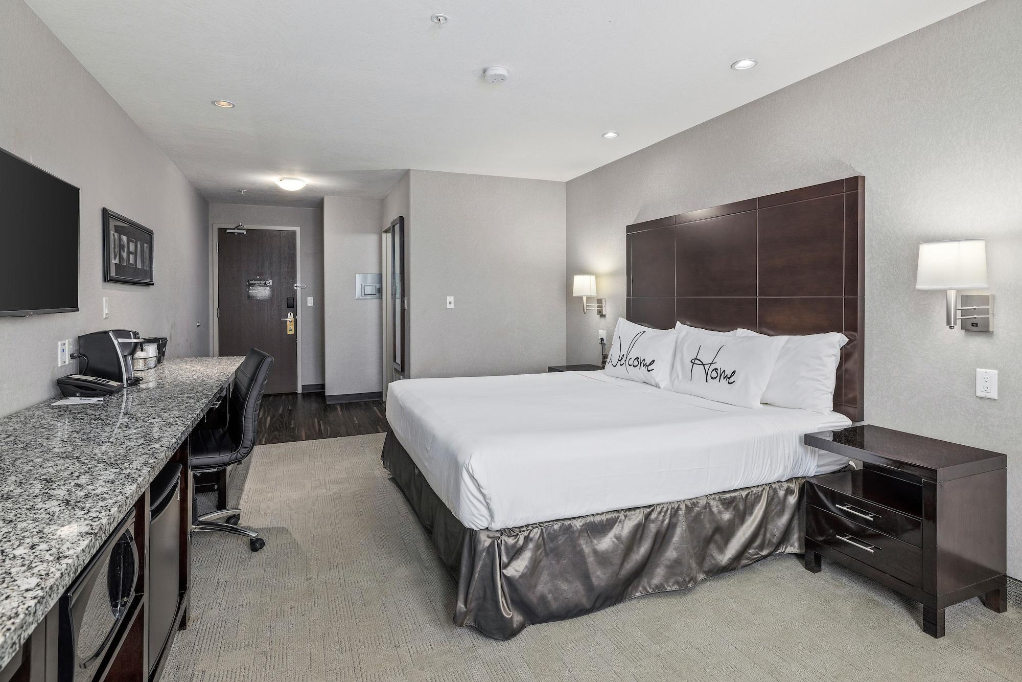 Home Inn & Suites Regina Airport Buitenkant foto