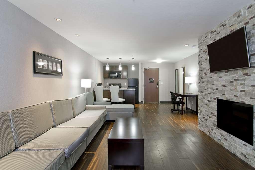 Home Inn & Suites Regina Airport Kamer foto