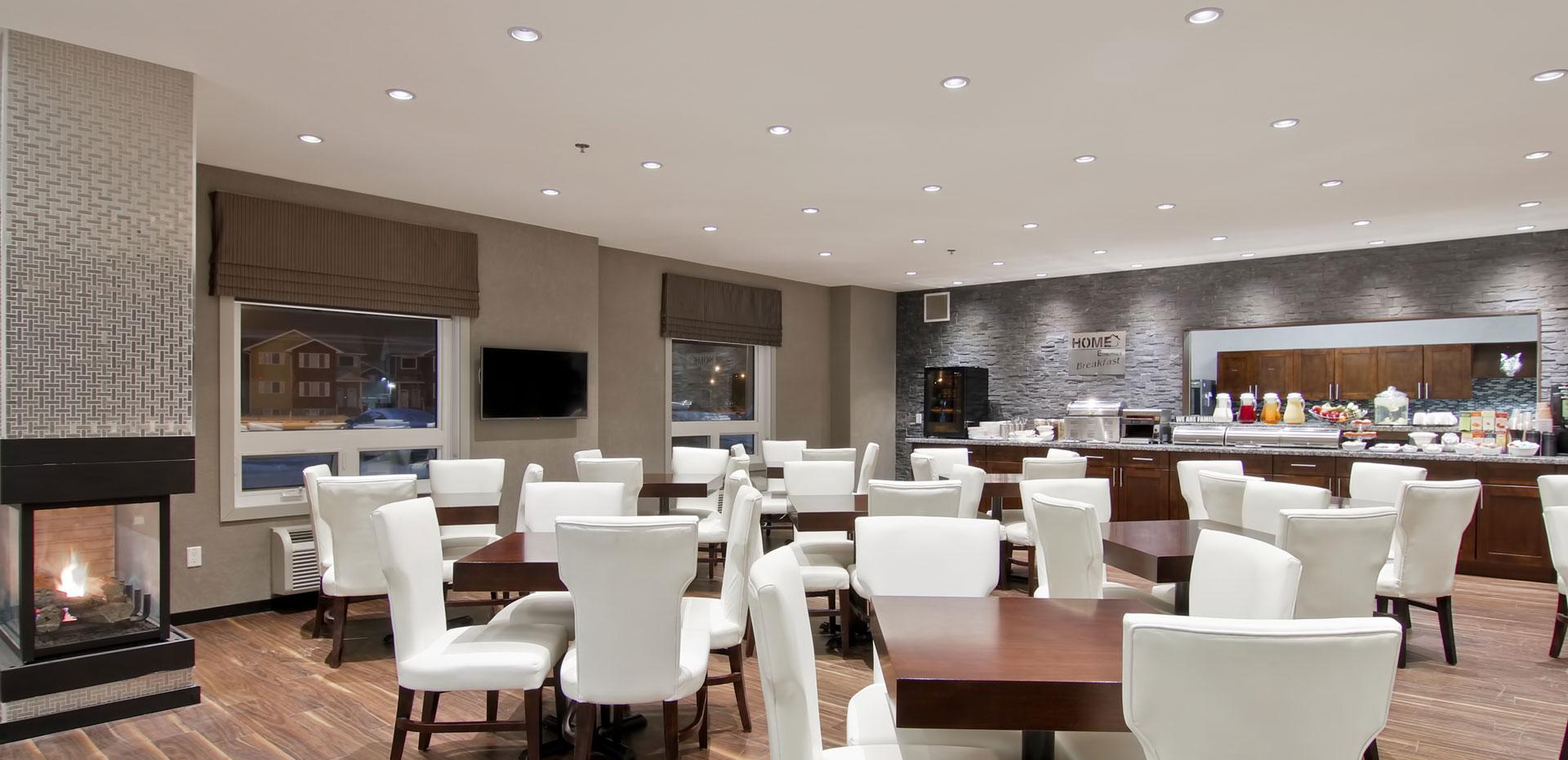 Home Inn & Suites Regina Airport Buitenkant foto