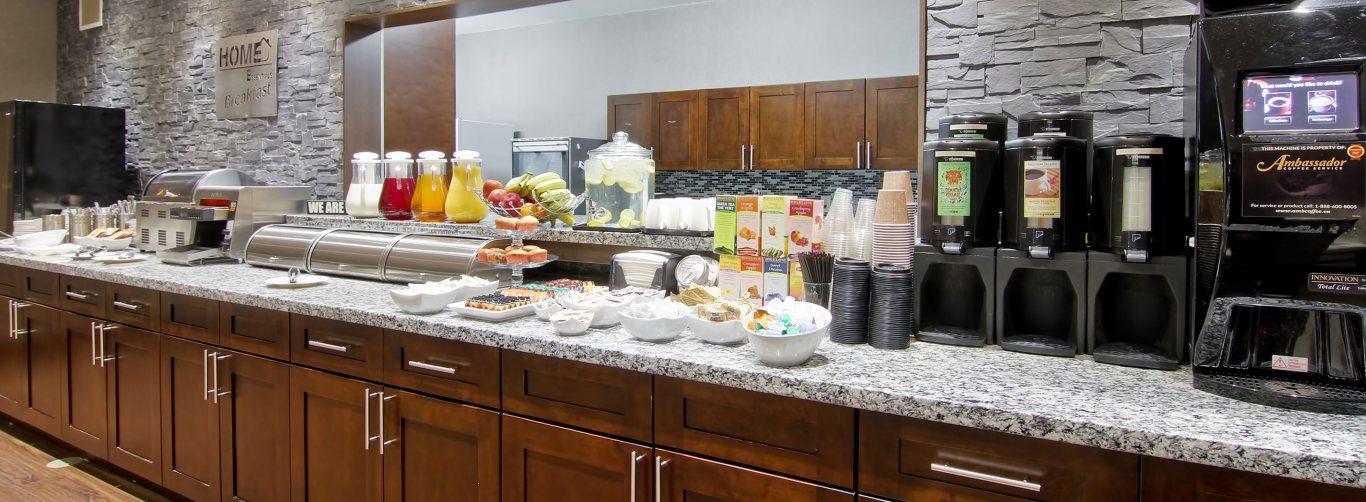 Home Inn & Suites Regina Airport Buitenkant foto
