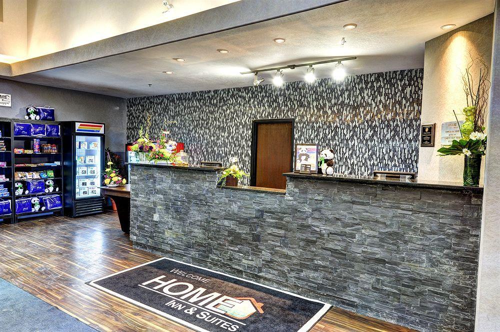 Home Inn & Suites Regina Airport Buitenkant foto