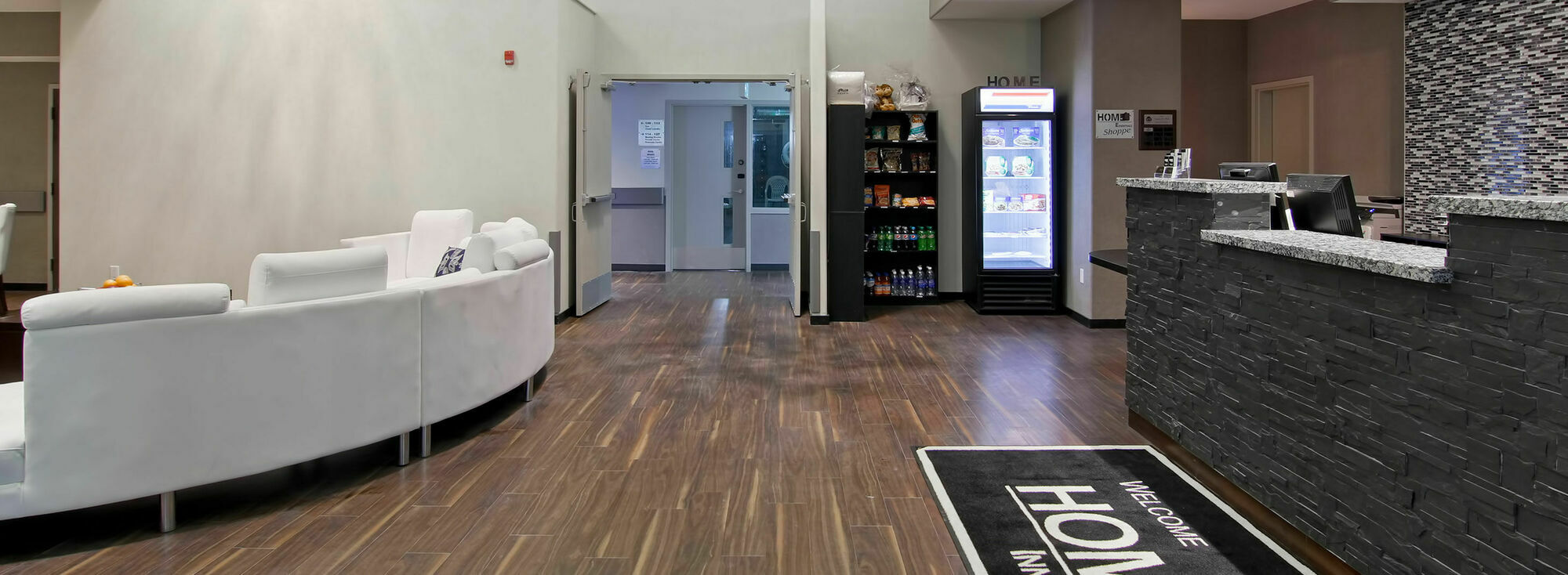 Home Inn & Suites Regina Airport Buitenkant foto